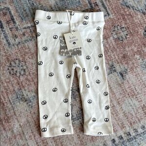 Kate Quinn NWT Cream Peace Sign Baby Leggings